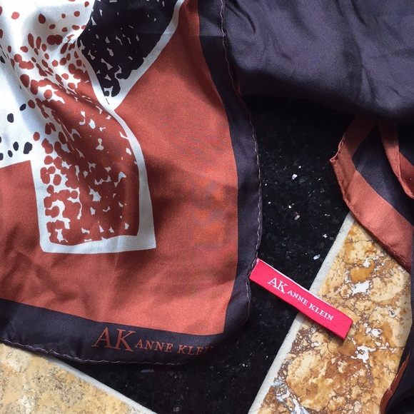 Anne Klein long rectangular 100% silk scarf VGUC - Picture 2 of 8